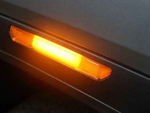 Used 2025 GMC Sierra 2500 AT4 image 13