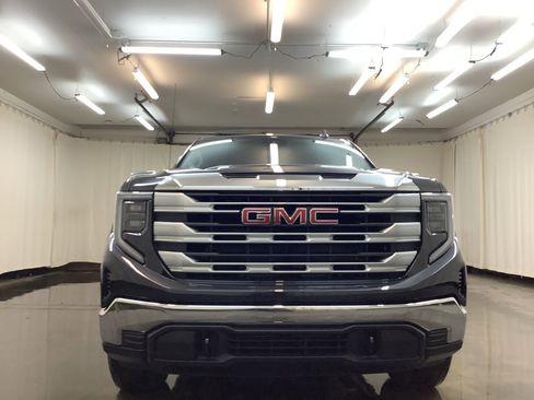 New 2026 GMC Sierra 1500 SLE image 11