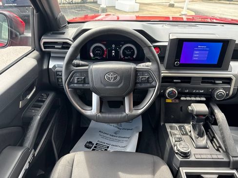 Used 2024 Toyota Tacoma TRD Off-Road w/ TRD Off Road Upgrade Package AWD/4WD image 29