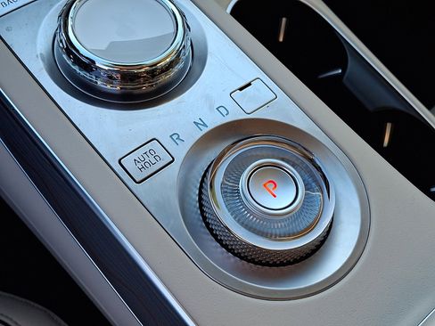 Certified 2022 Genesis GV70 2.5T w/ Advanced Package image 17