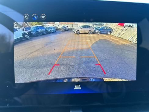 Used 2025 Chevrolet Equinox LT image 17