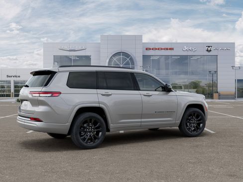 New 2026 Jeep Grand Cherokee L Limited AWD/4WD image 30
