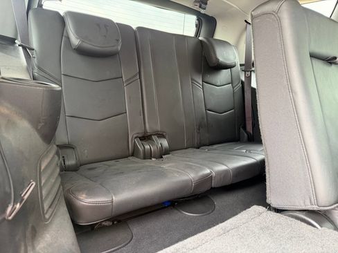 Used 2016 Cadillac Escalade Premium AWD/4WD image 11