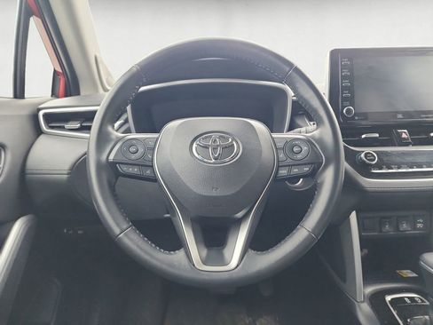 Used 2022 Toyota Corolla Cross XLE w/ Convenience Package AWD/4WD image 13