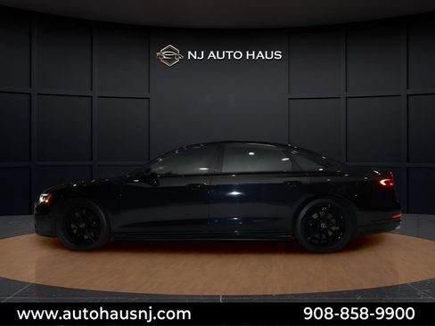 Used 2022 Audi S8 w/ S8 Executive Package AWD/4WD image 4