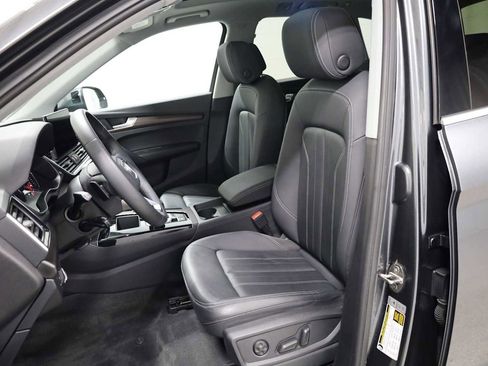 Used 2023 Audi Q5 2.0T Premium w/ Convenience Package image 5