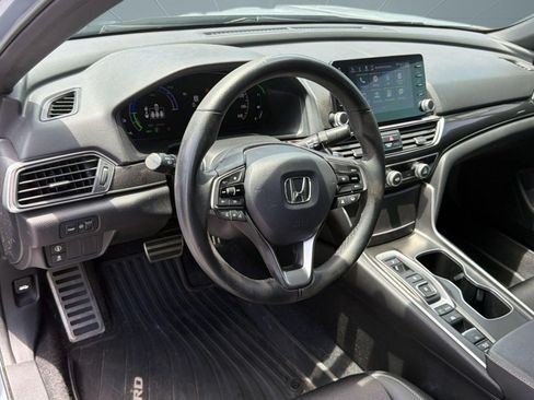 Used 2022 Honda Accord Sport image 4