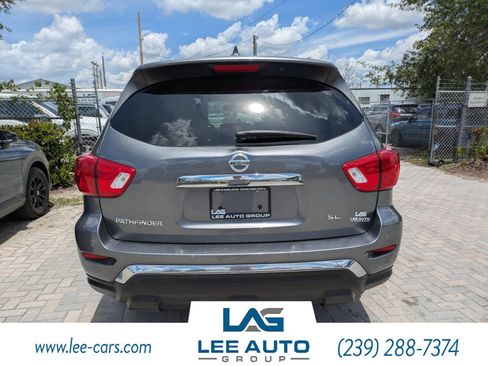 Used 2019 Nissan Pathfinder SL FWD image 4