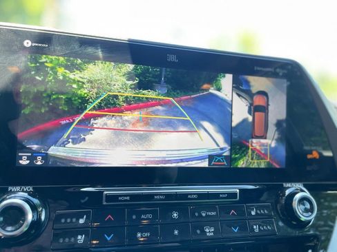 Used 2020 Toyota Highlander Platinum AWD/4WD image 16