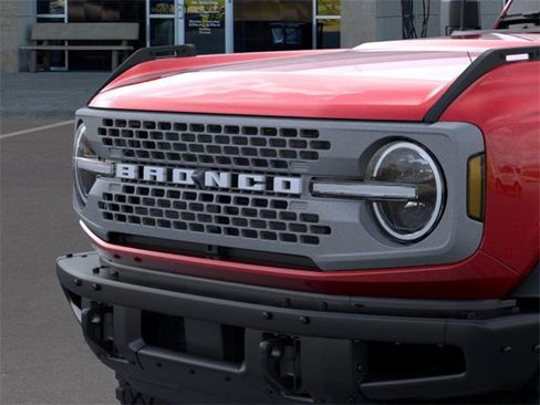 New 2025 Ford Bronco Badlands image 19