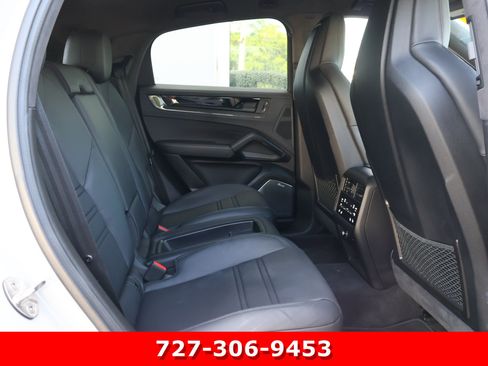 Used 2024 Porsche Cayenne Turbo GT AWD/4WD image 19