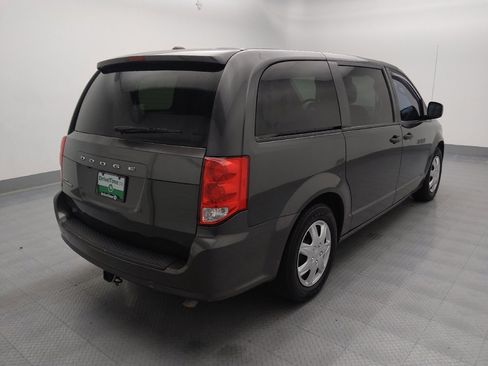 Used 2020 Dodge Grand Caravan SE w/ UConnect Hands-Free Group image 9