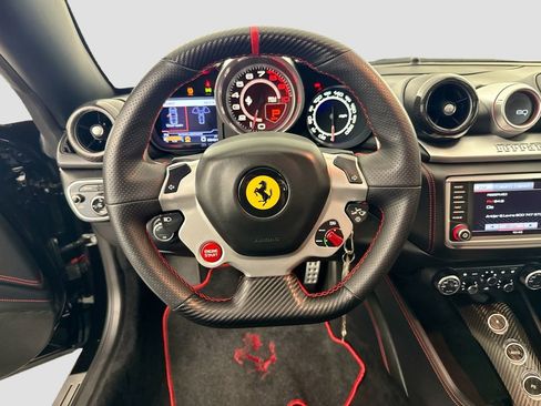 Used 2017 Ferrari California T RWD image 23