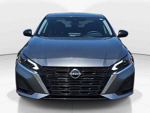 Used 2024 Nissan Altima 2.5 S FWD image 12