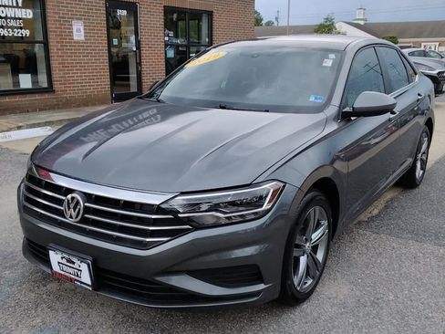 Used 2019 Volkswagen Jetta R-Line FWD image 1
