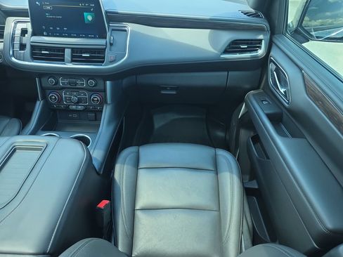 Used 2022 Chevrolet Tahoe Z71 w/ Luxury Package AWD/4WD image 15