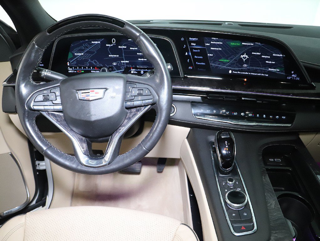 Used 2023 Cadillac Escalade Premium Luxury AWD/4WD image 35