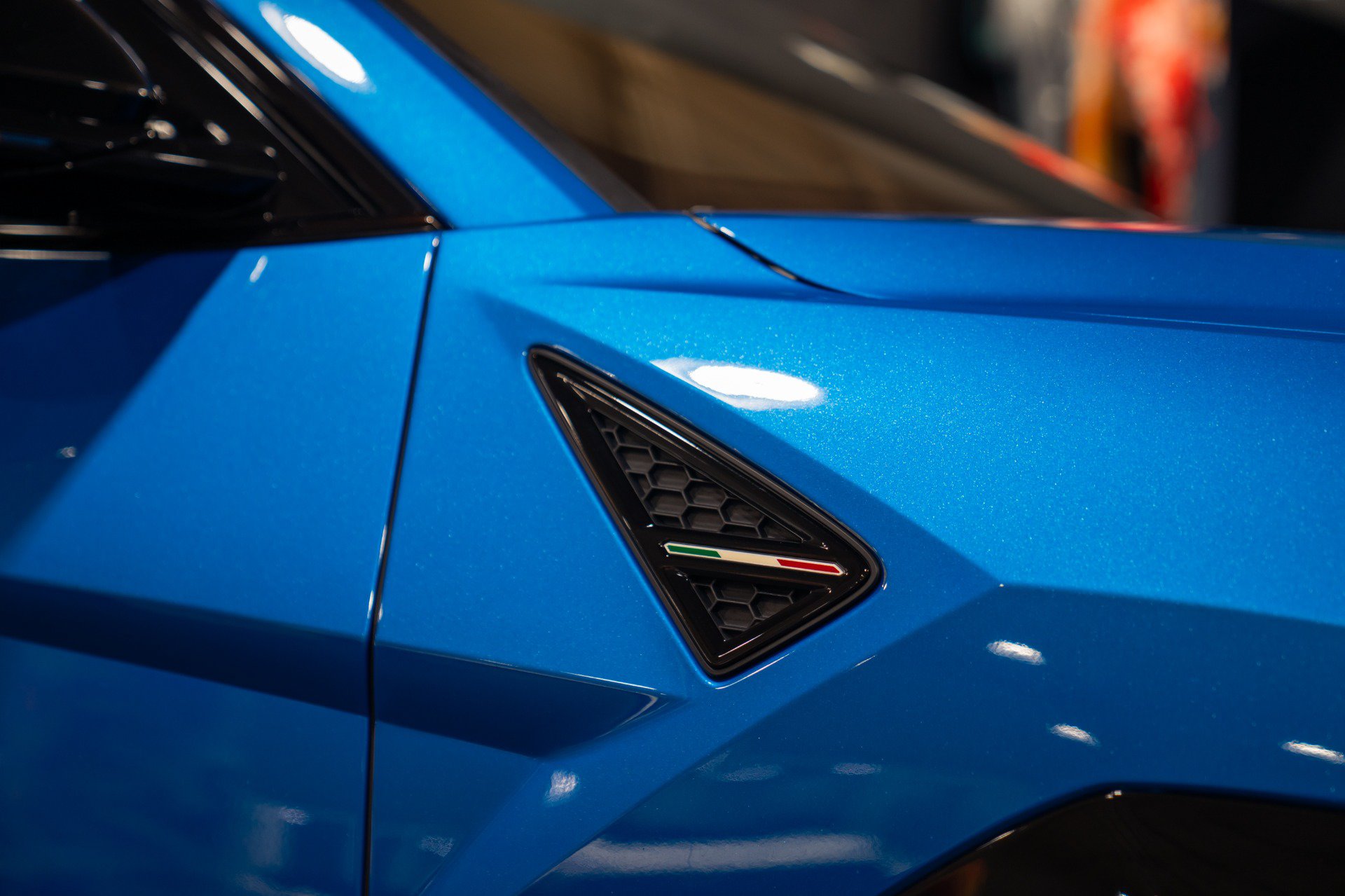 Used 2019 Lamborghini Urus AWD/4WD image 15