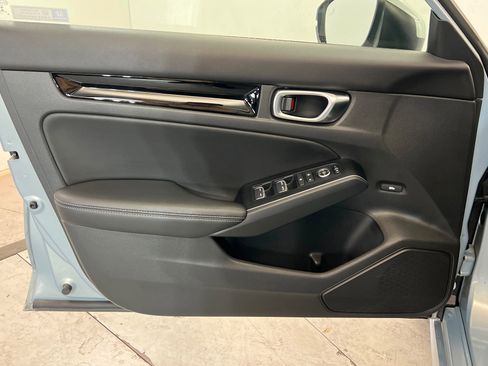 Used 2022 Honda Civic Touring image 15