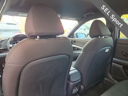 Certified 2025 Hyundai Elantra Sport FWD image 16
