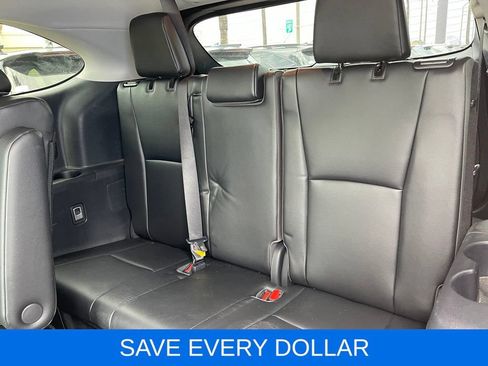 Used 2023 Toyota Highlander XLE FWD image 16