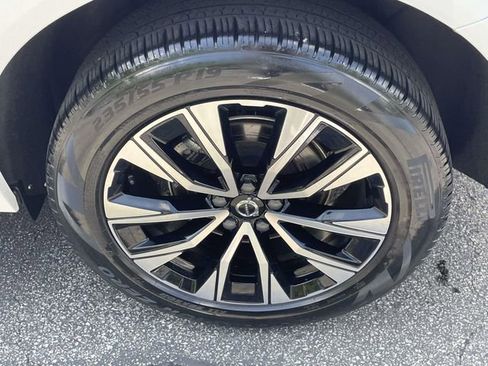 Used 2023 Volvo XC60 B5 Plus w/ Protection Package Premier AWD/4WD image 9