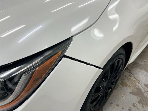 Used 2020 Toyota Corolla LE image 28