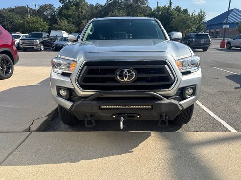 Used 2022 Toyota Tacoma SR5 w/ Technology Package AWD/4WD image 2