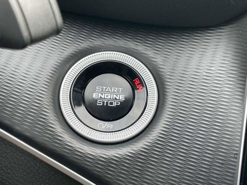 Certified 2025 Jeep Grand Cherokee Altitude image 35