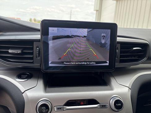 Used 2022 Ford Explorer XLT image 33