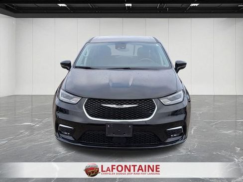 Certified 2024 Chrysler Pacifica Touring-L image 8