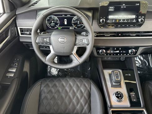 New 2026 Nissan Rogue Platinum AWD/4WD image 11