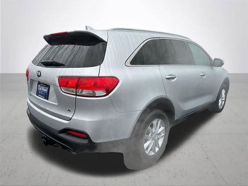 Used 2017 Kia Sorento LX w/ LX V6 Convenience Package image 7