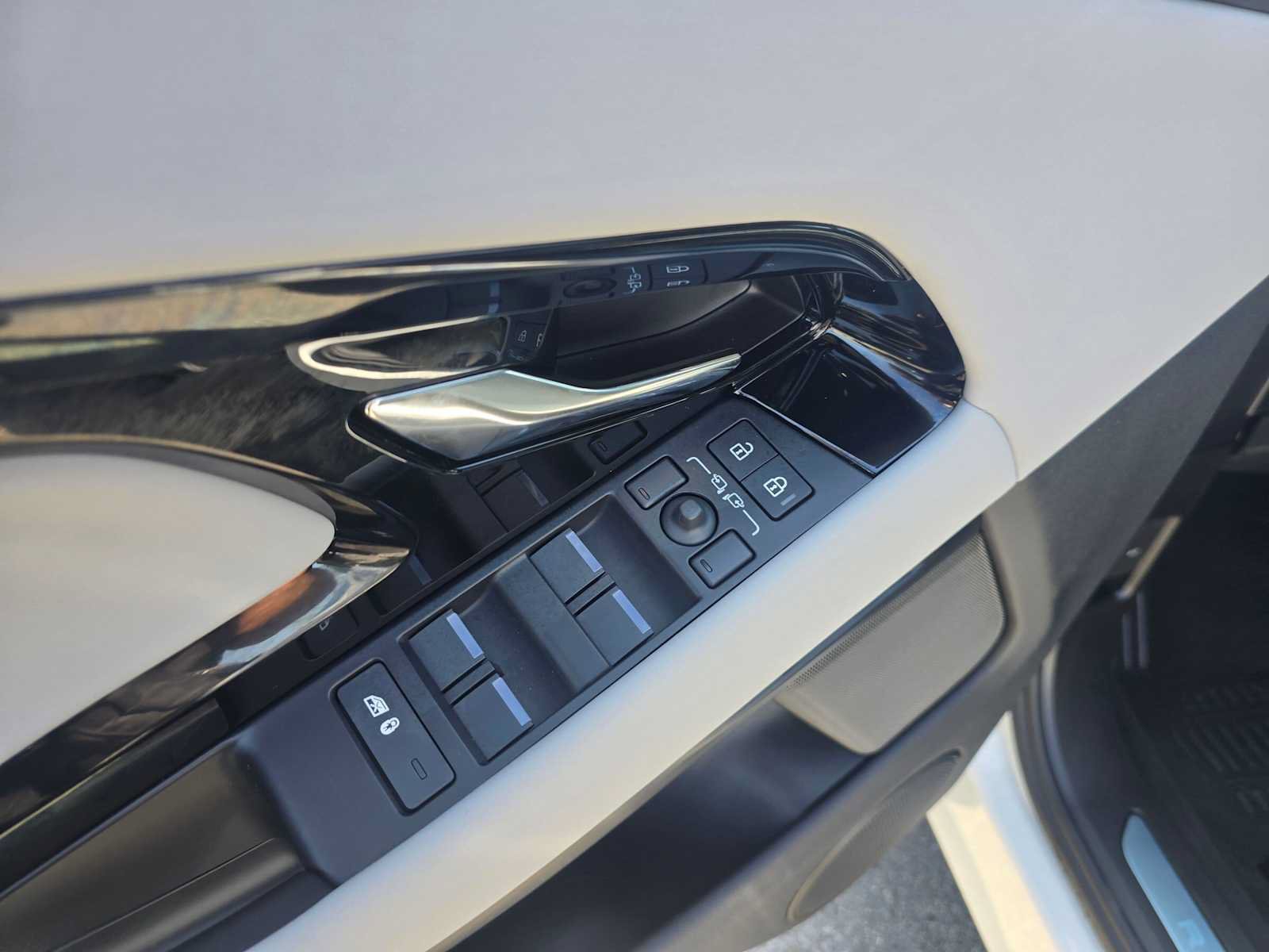 New 2026 Land Rover Range Rover Evoque Dynamic SE AWD/4WD image 21