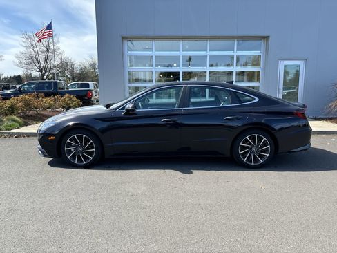 Used 2023 Hyundai Sonata Limited image 2