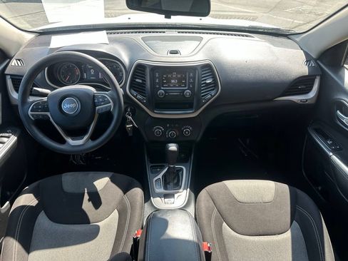 Used 2016 Jeep Cherokee Sport FWD image 20