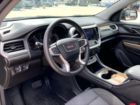 Used 2021 GMC Acadia SLE w/ LPO, Floor Liner Package image 17