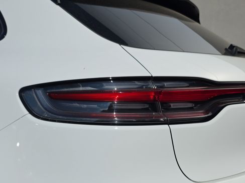 Certified 2023 Porsche Macan S AWD/4WD image 13