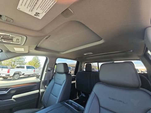 New 2026 GMC Sierra 2500 Denali w/ Denali Reserve Package AWD/4WD image 17