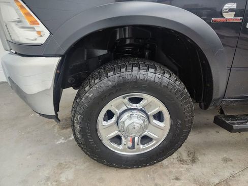 Used 2018 RAM 2500 Tradesman w/ Chrome Appearance Group image 37