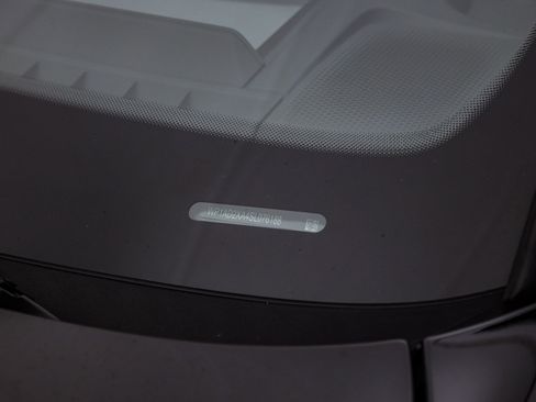 Used 2025 Porsche Macan Electric image 33