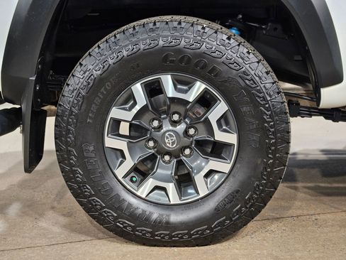 Used 2023 Toyota Tacoma TRD Off-Road image 17