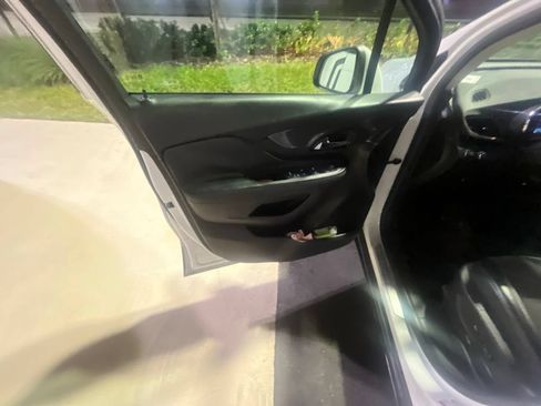 Used 2018 Buick Encore Preferred FWD image 3