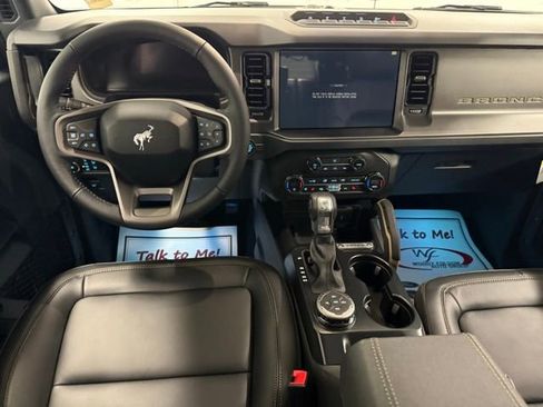 New 2026 Ford Bronco Badlands w/ Sasquatch Package AWD/4WD image 17