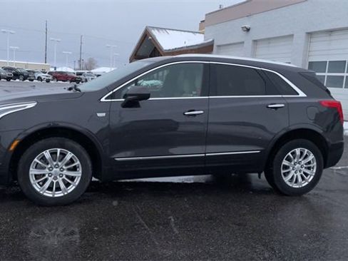 Used 2017 Cadillac XT5 FWD image 6