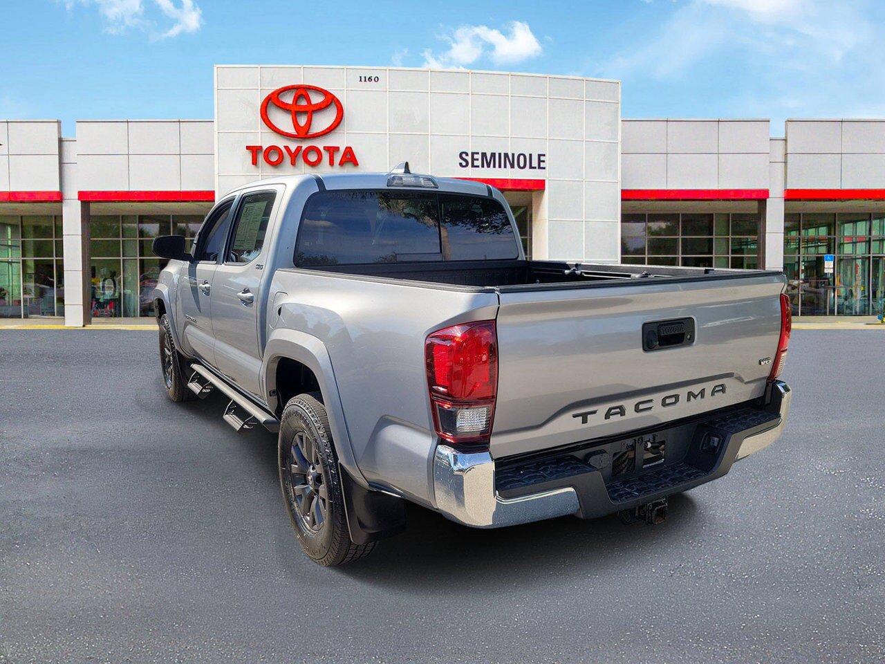 Used 2021 Toyota Tacoma SR5 RWD image 4