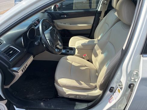 Used 2017 Subaru Outback 2.5i Limited AWD/4WD image 7