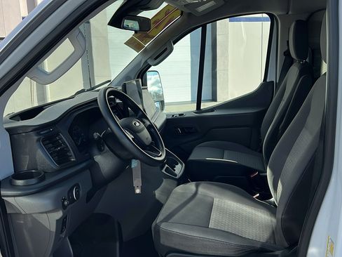 Used 2023 Ford Transit 350 XLT image 27