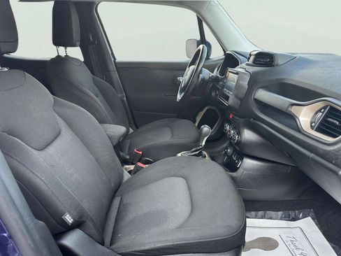 Used 2016 Jeep Renegade Latitude AWD/4WD image 25
