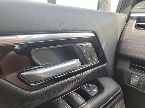 New 2025 GMC Sierra EV Denali image 8